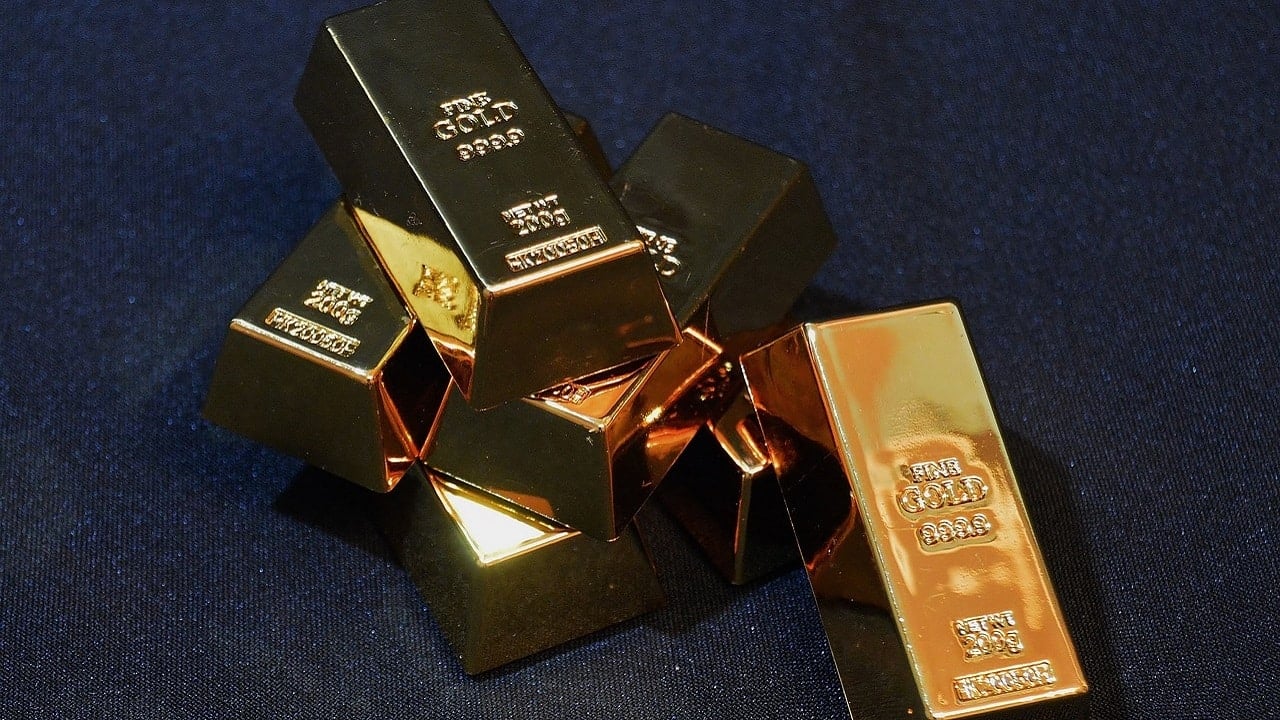 Złoto na lotnisku przejęte. Policja się chwali, ale przemyt ma się dobrze